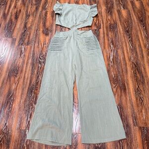 Women's Size M Olive Green Cutout Wide-Leg Jumpsuit Ruffle Sleeveless Romper